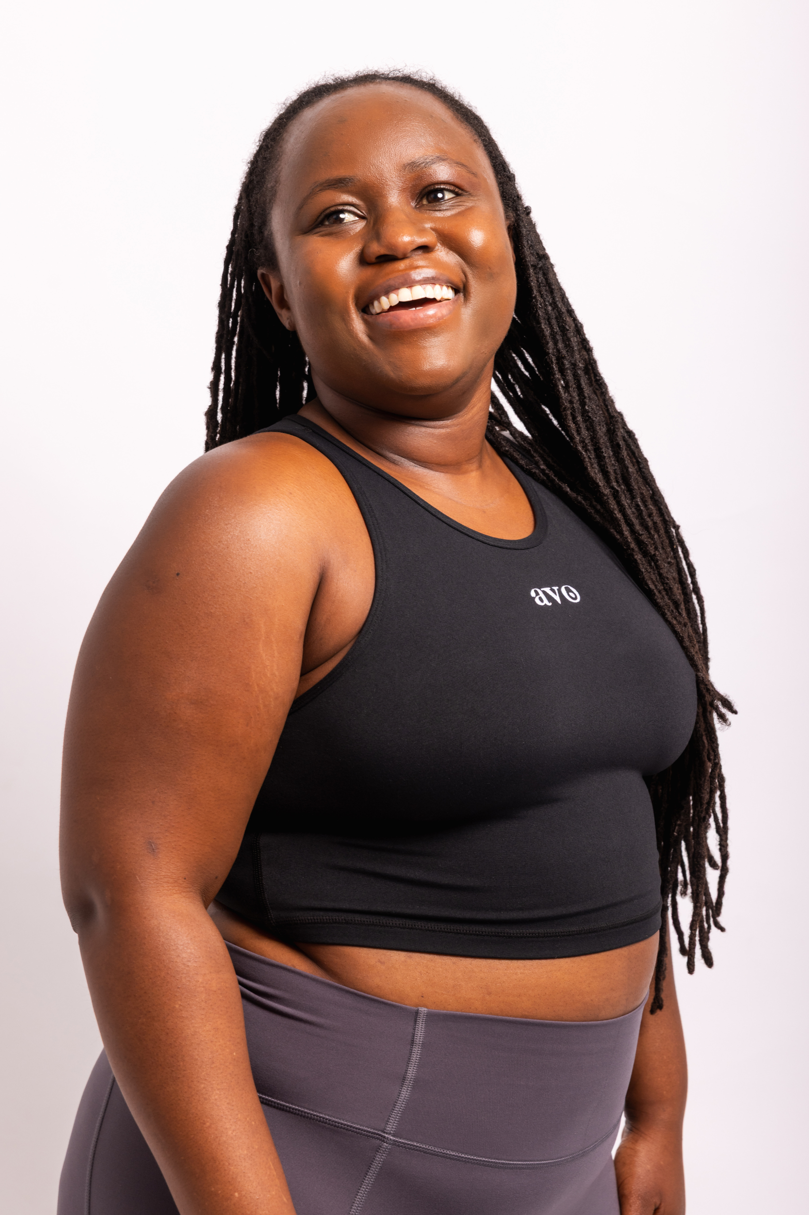 The Senara Crop Top - Smooth Black v2 - Avo Activewear