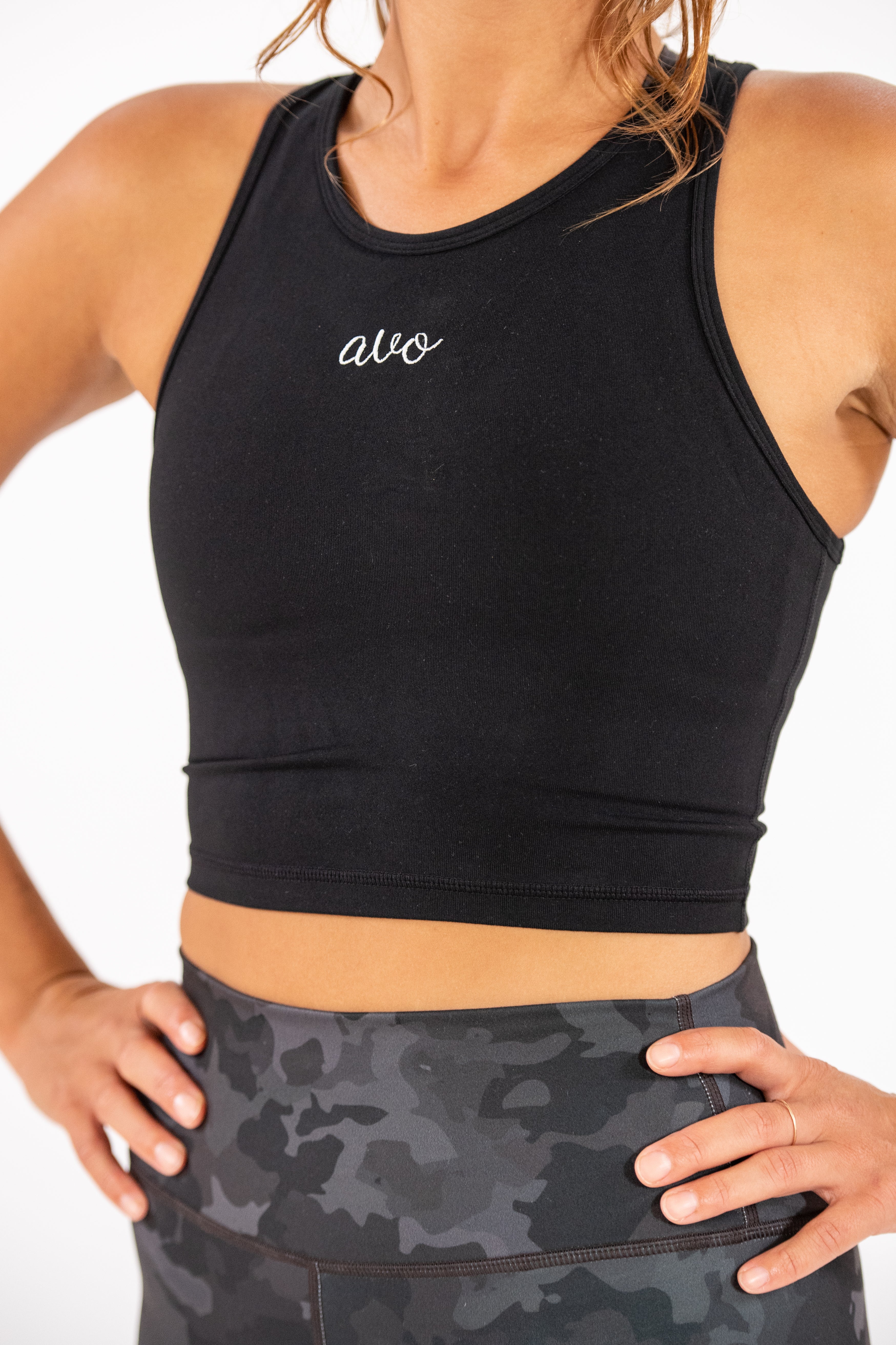 The Senara Crop Top - Smooth Black - Avo Activewear