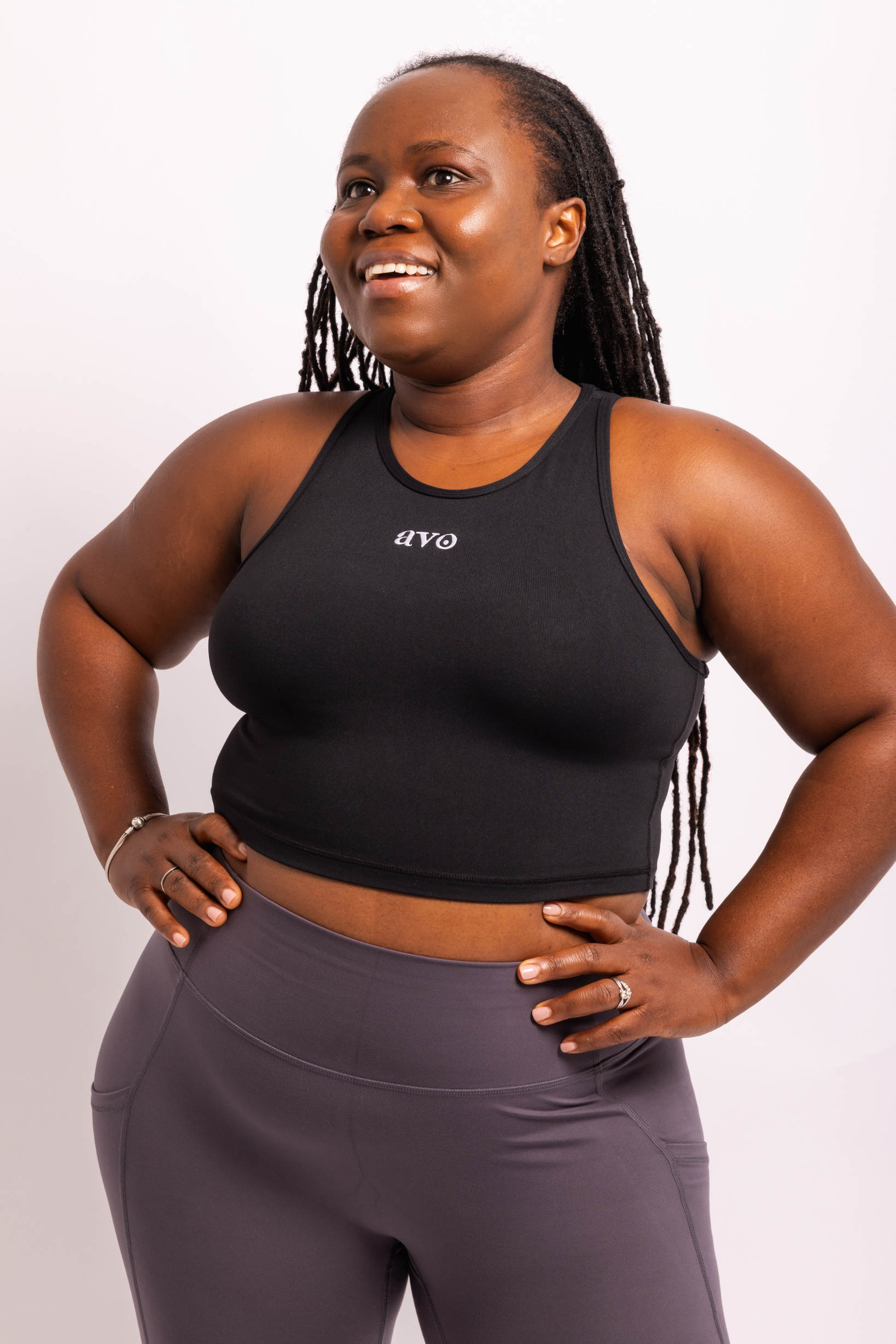 The Senara Crop Top - Smooth Black v2 - Avo Activewear