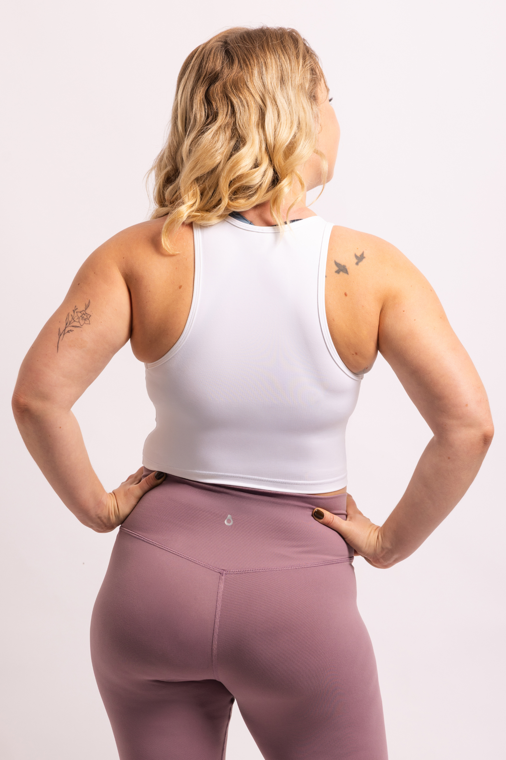 The Senara Crop Top - Simply White v2 - Avo Activewear